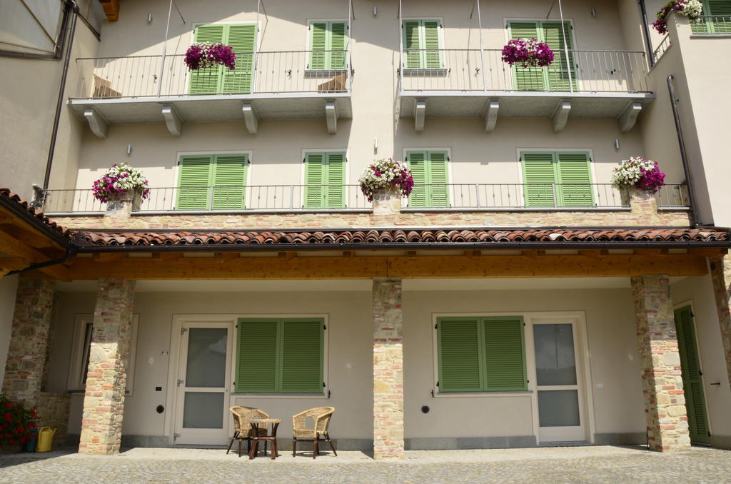 Bed and Breakfast La Rocca Carrù Exterior foto