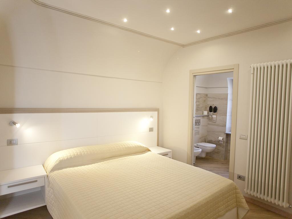 Bed and Breakfast La Rocca Carrù Exterior foto